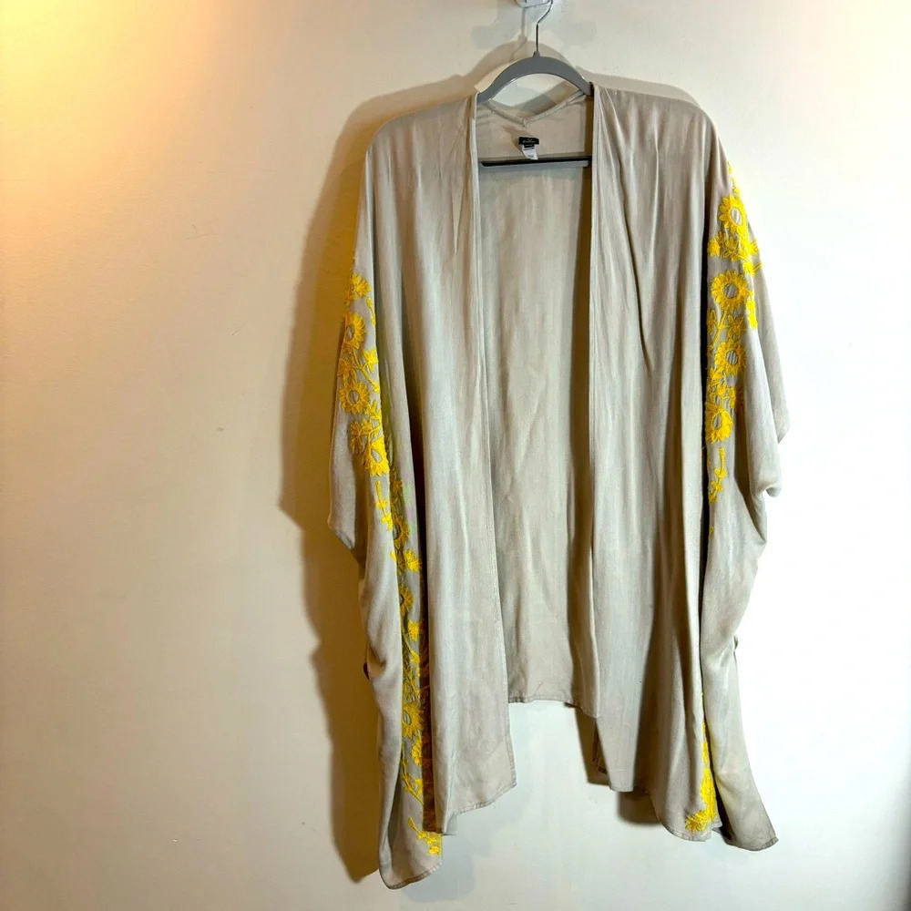 ECHO O/S Flowy Embroidered Poncho Kimone Beach Cover Up